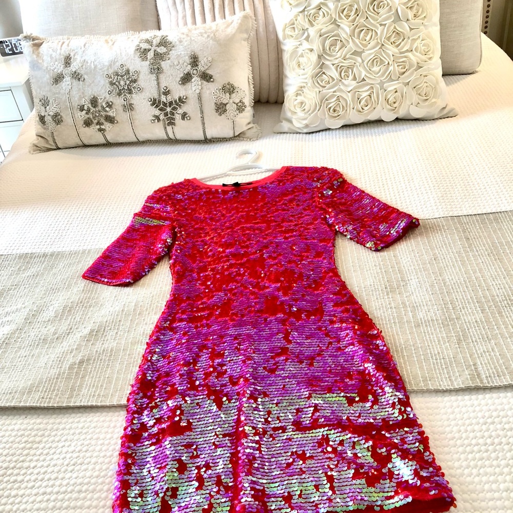 BCBGMaxAzria Kids Sequin Dress - Red and Pink
Robe cocktail rouge scintillant